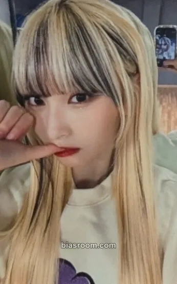 Chowon Feelin' Hot Photocard - ICHILLIN’ - ICHILLIN’ K-pop photocard