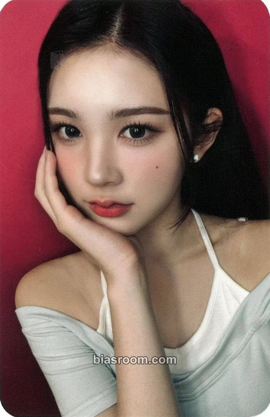 A-na FOCUS Photocard - Hearts2Hearts - Hearts2Hearts K-pop photocard