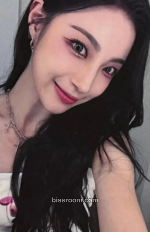 Yeju I'M ON IT! Photocard - ICHILLIN’ - ICHILLIN’ K-pop photocard