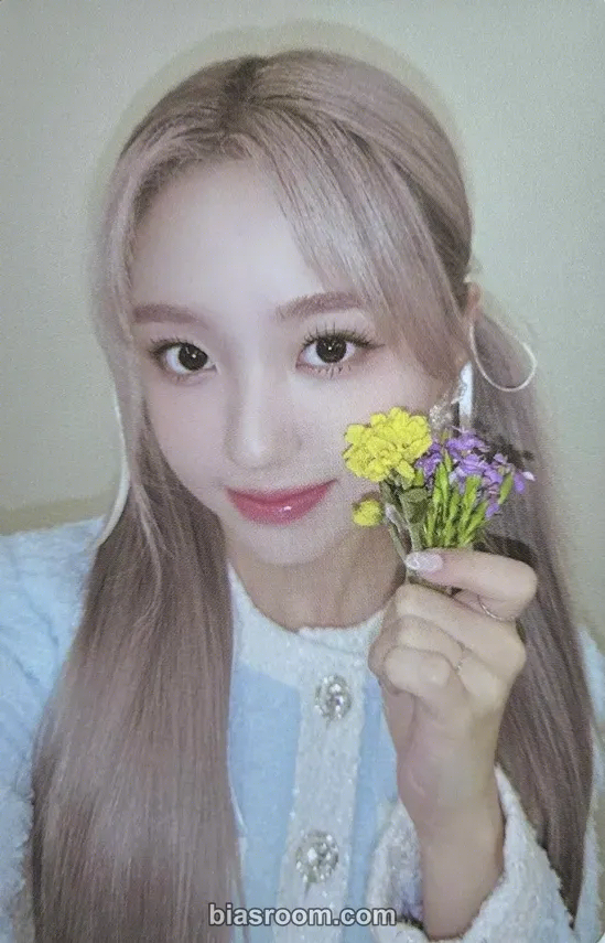 Yeseo 2nd Fan Meeting: Kep1er's Strange Market Photocard - Kep1er - Kep1er K-pop photocard