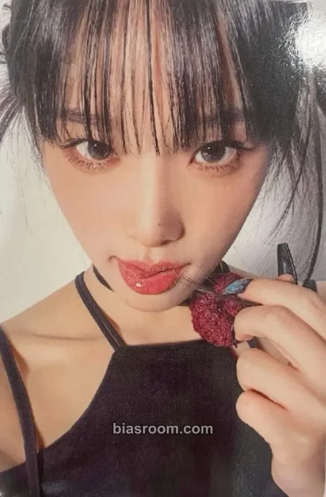 Yena - Yena - Love War Album withmuu fansign round 1