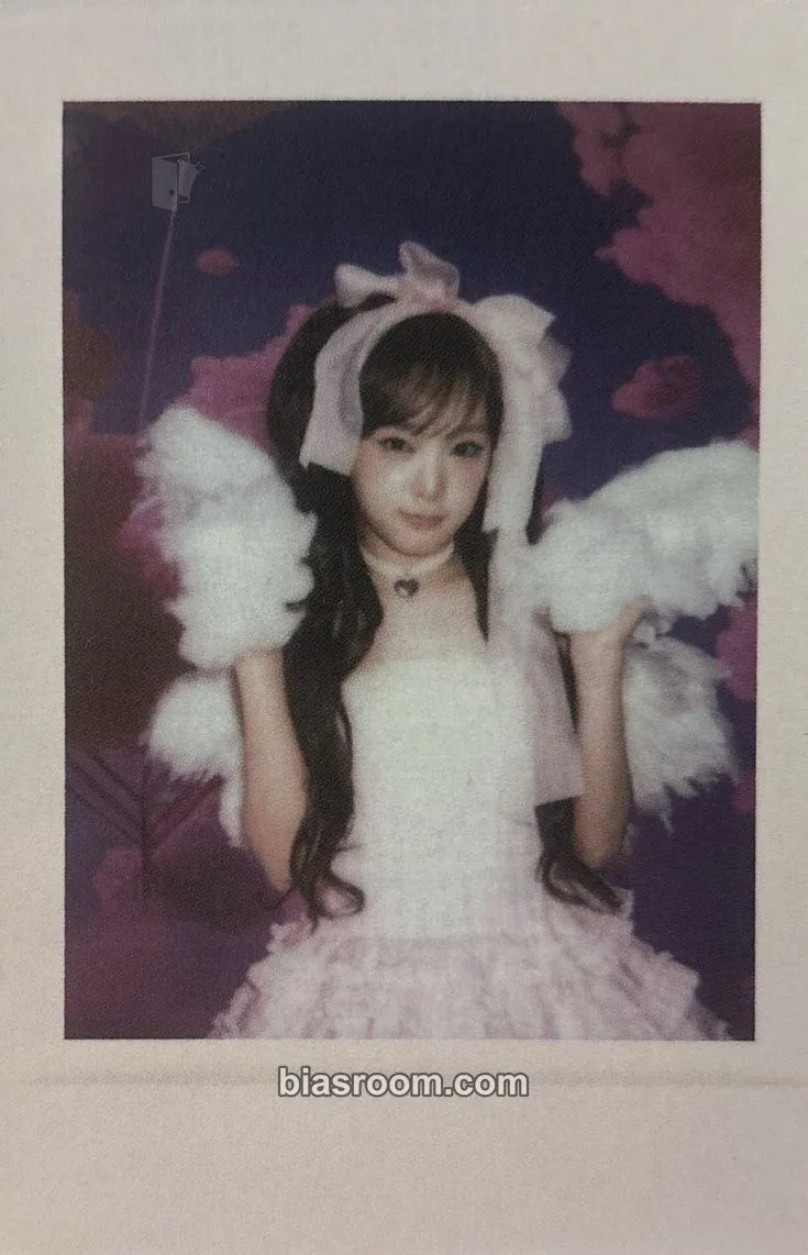 Yena Blooming Wings Photocard - Yena K-pop photocard