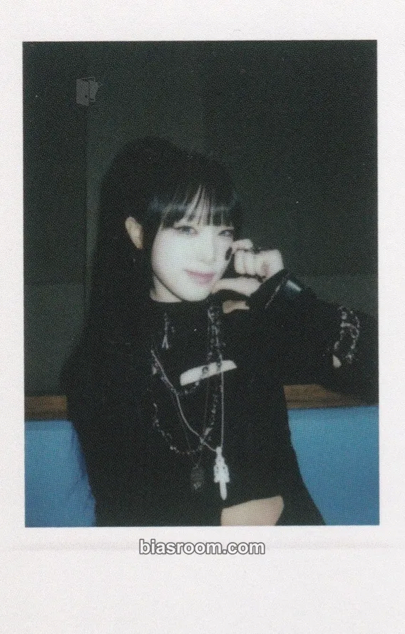 Yena NEMONEMO Photocard - Yena K-pop photocard
