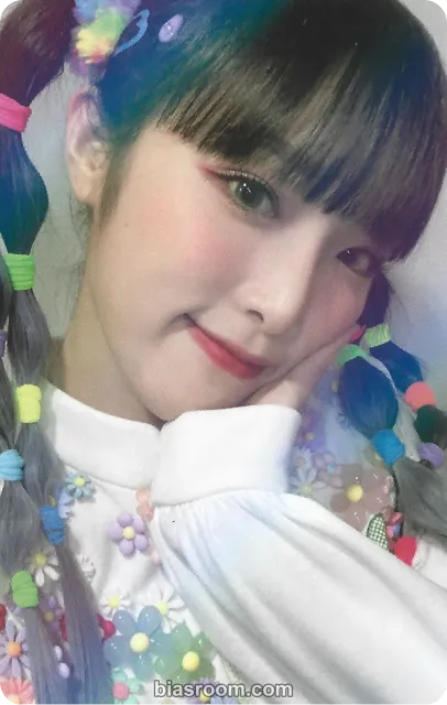 Yena - Yena - SMARTPHONE Album album photocard holographic (hologram)