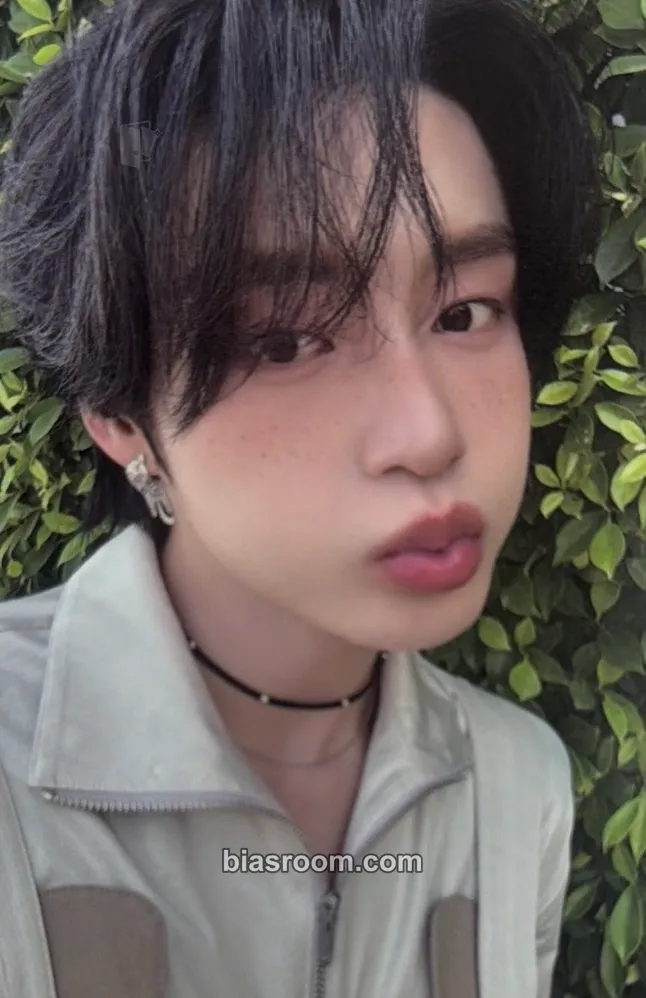Jiwoong Blue Paradise Photocard - ZEROBASEONE - ZEROBASEONE K-pop photocard
