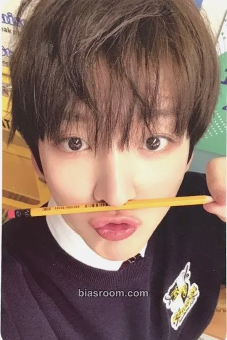 Donghyeon Kick Out, Flip Now! Photocard - KickFlip - KickFlip K-pop photocard