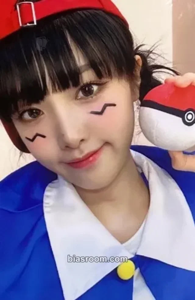 Yena - Yena - SMARTPHONE Album fansign withmuu round 3