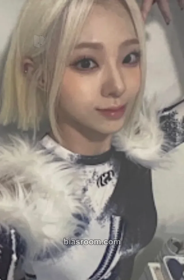 Chaerin ICHILLIN’ Prequel K-pop photocard