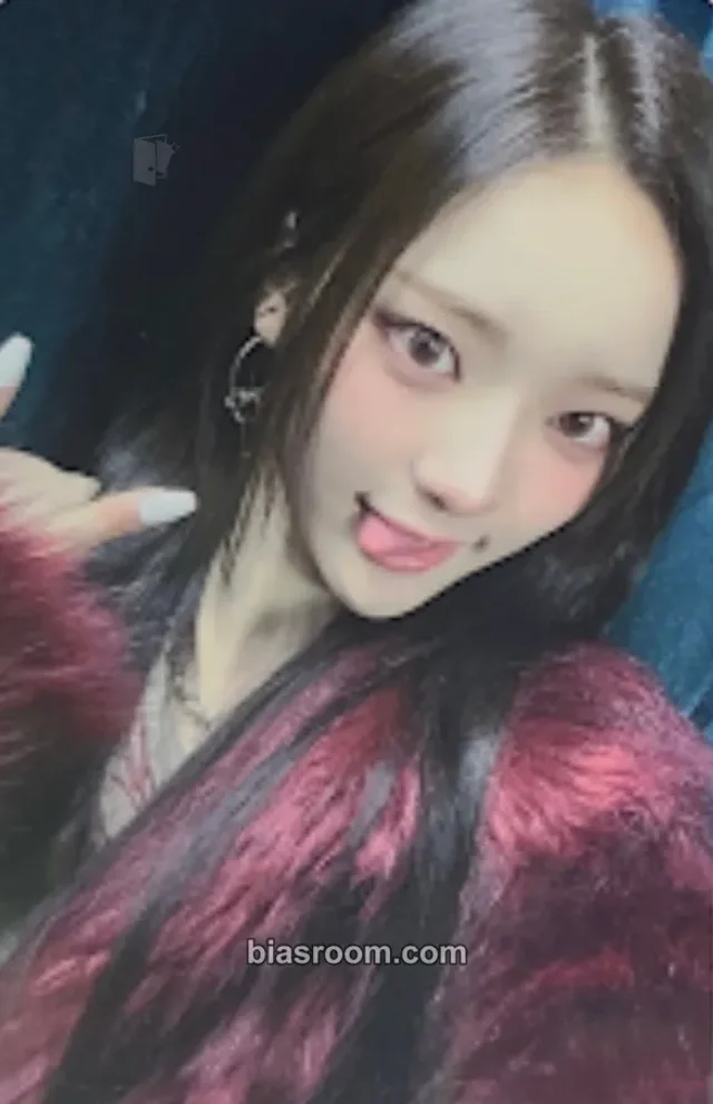 E.JI ICHILLIN’ Prequel K-pop photocard