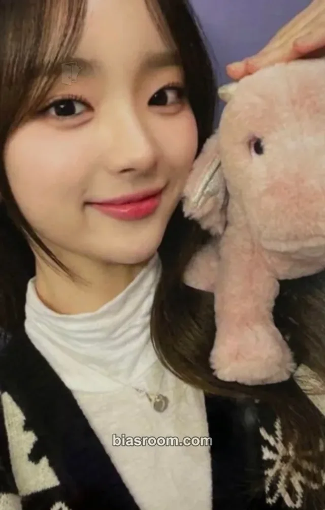 ICHILLIN’ - E.JI - BITE ME Album makestar video call (fancall) round 2