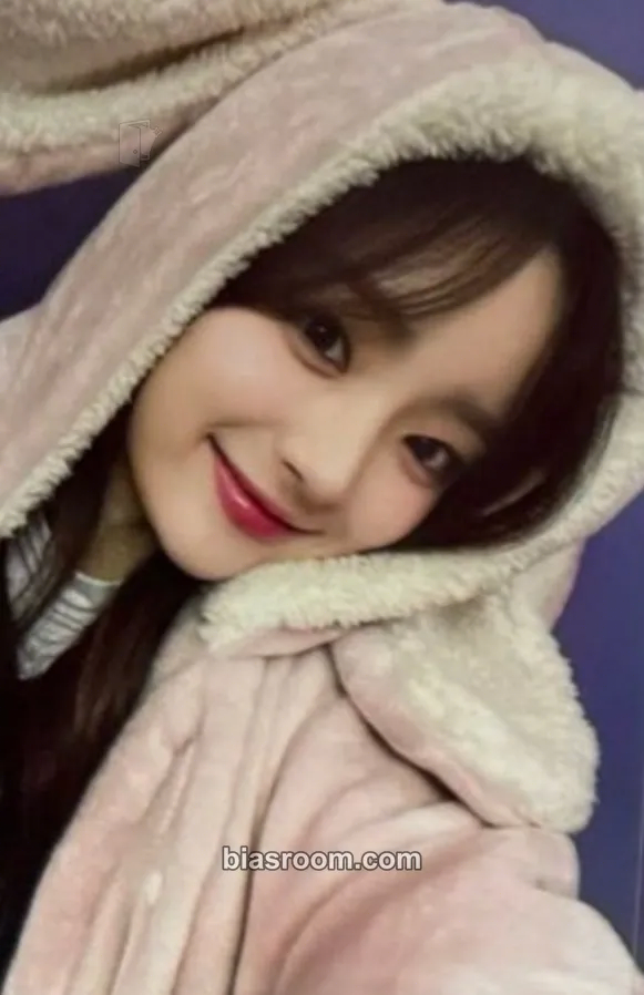 E.JI BITE ME Photocard - ICHILLIN’ - photocard K-pop ICHILLIN’