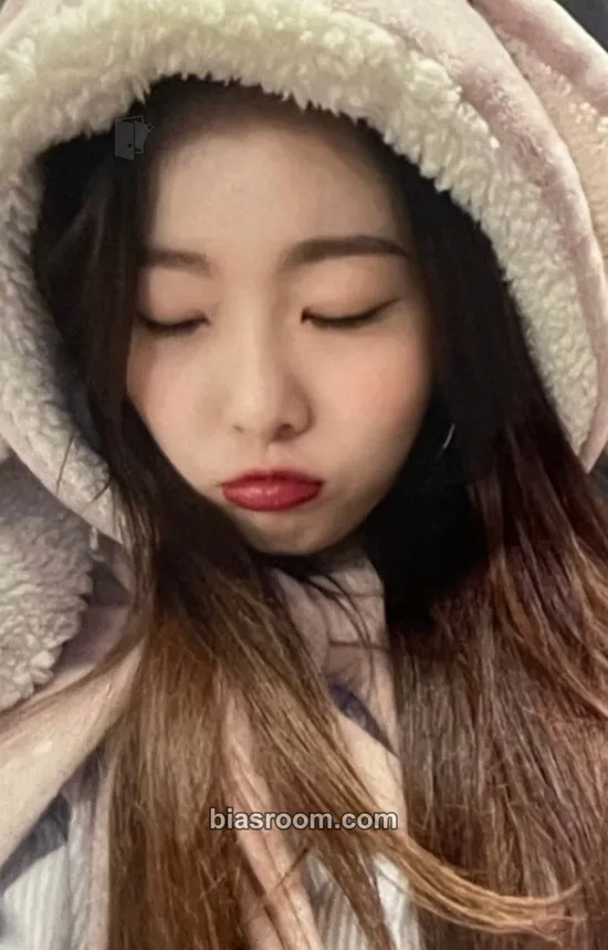Jackie BITE ME Photocard - ICHILLIN’ – ICHILLIN’ K-Pop-Photocard