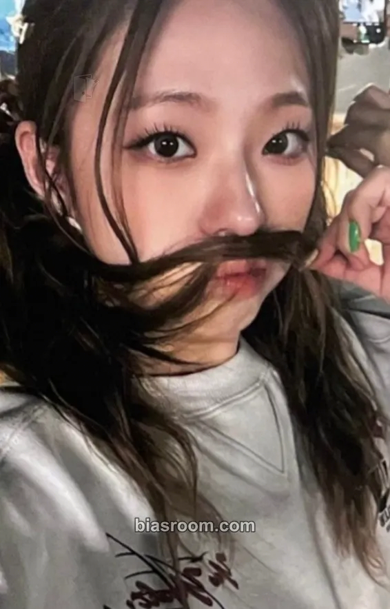 Chaerin BITE ME Photocard - ICHILLIN’ - ICHILLIN’ K-pop photocard