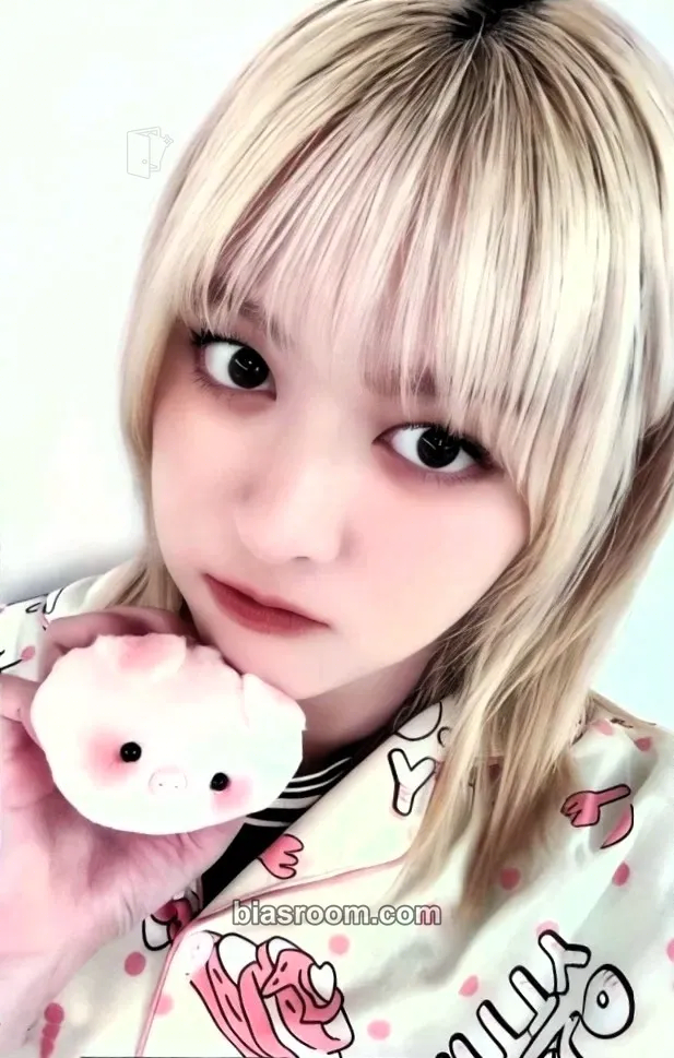 Lily Blue Valentine Photocard - NMIXX - NMIXX K-pop photocard