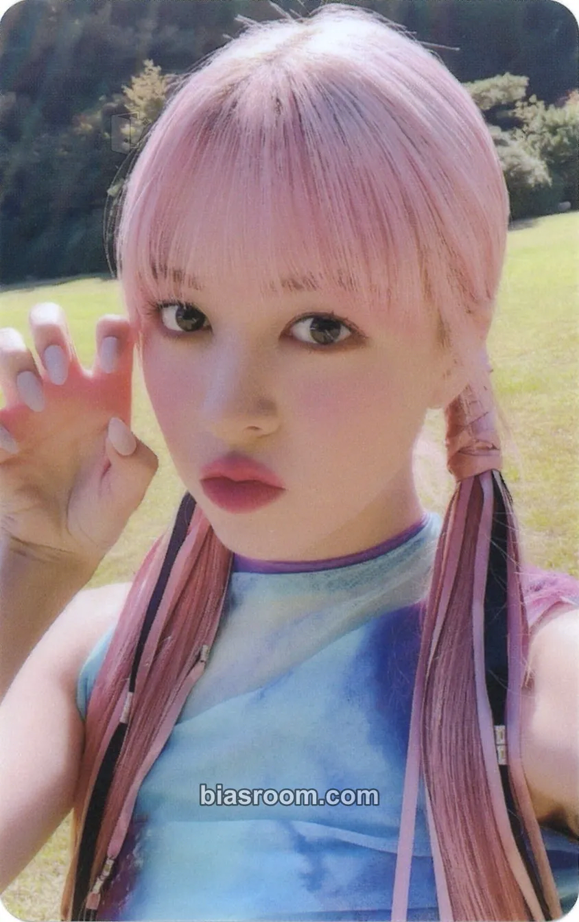 Lily Expérgo Photocard - NMIXX - NMIXX K-pop photocard
