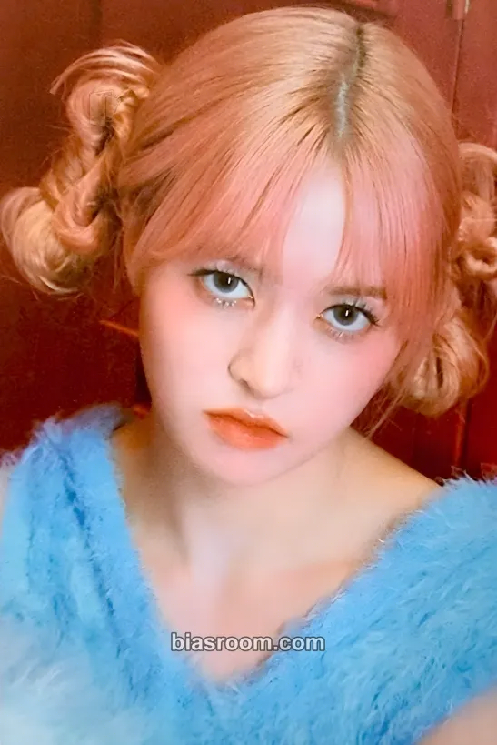 Lily Expérgo Photocard - NMIXX - NMIXX K-pop photocard