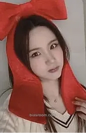 Jiyoon ICHILLIN' 2025 Season's Greetings 'Get Ready with Me' Photocard - ICHILLIN’ - ICHILLIN’ K-pop photocard