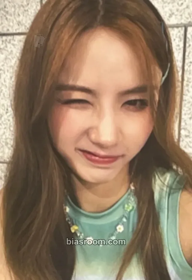 ICHILLIN’ - Jiyoon - I'M ON IT! Album kpopmerch video call (fancall) round 4