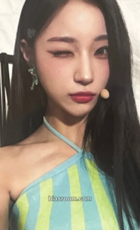 Yeju I'M ON IT! Photocard - ICHILLIN’ - ICHILLIN’ K-pop photocard