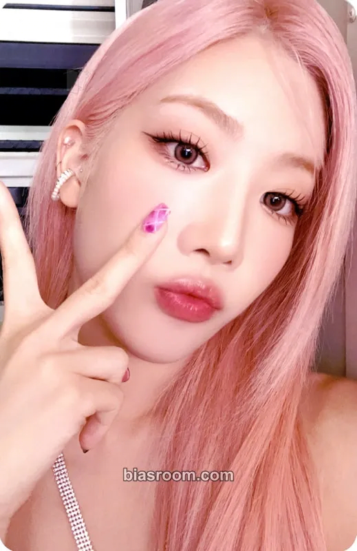 Kim Lip LUMINOUS Photocard - LOONA - LOONA K-pop photocard