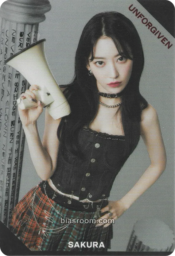 Sakura Bandai Namco Wafers x Le Sserafim Photocard - LE SSERAFIM - LE SSERAFIM K-pop photocard