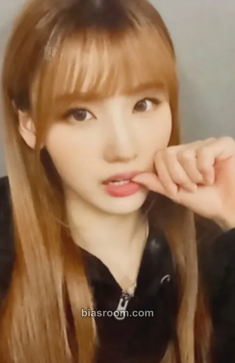 Jiyoon Feelin' Hot Photocard - ICHILLIN’ - ICHILLIN’ K-pop photocard