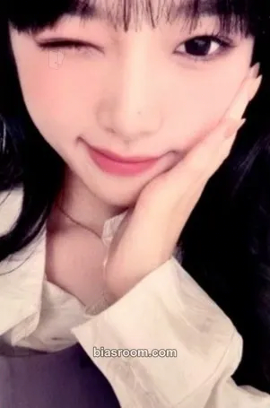 Yena SMARTPHONE Photocard - Yena K-pop photocard