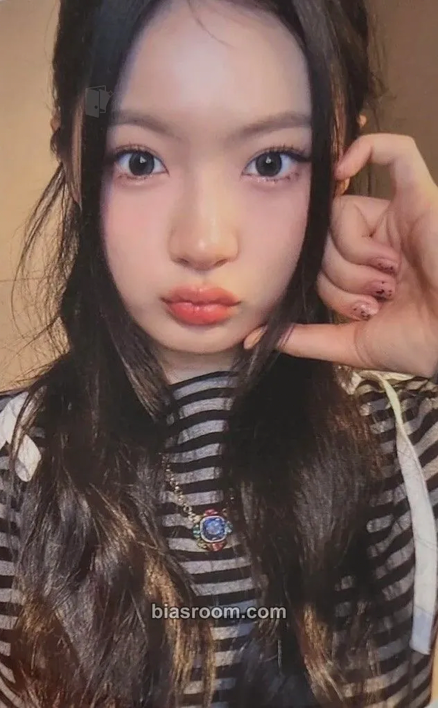Kya UNCUT GEM Photocard - KiiiKiii - KiiiKiii K-pop photocard