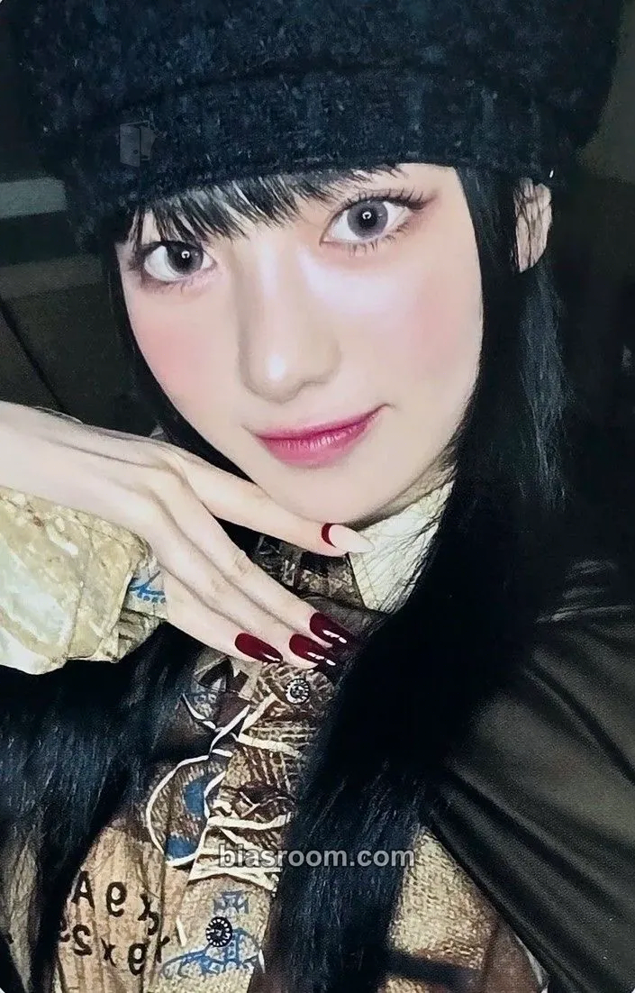 Sui UNCUT GEM Photocard - KiiiKiii - KiiiKiii K-pop photocard