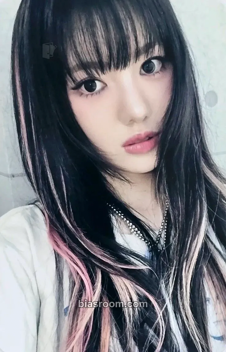 Sui UNCUT GEM Photocard - KiiiKiii - KiiiKiii K-pop photocard