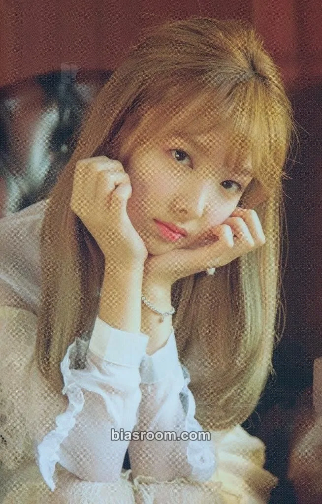Nayeon 2018 Season's Greetings: FIRST LOVE Photocard - TWICE - TWICE K-pop photocard