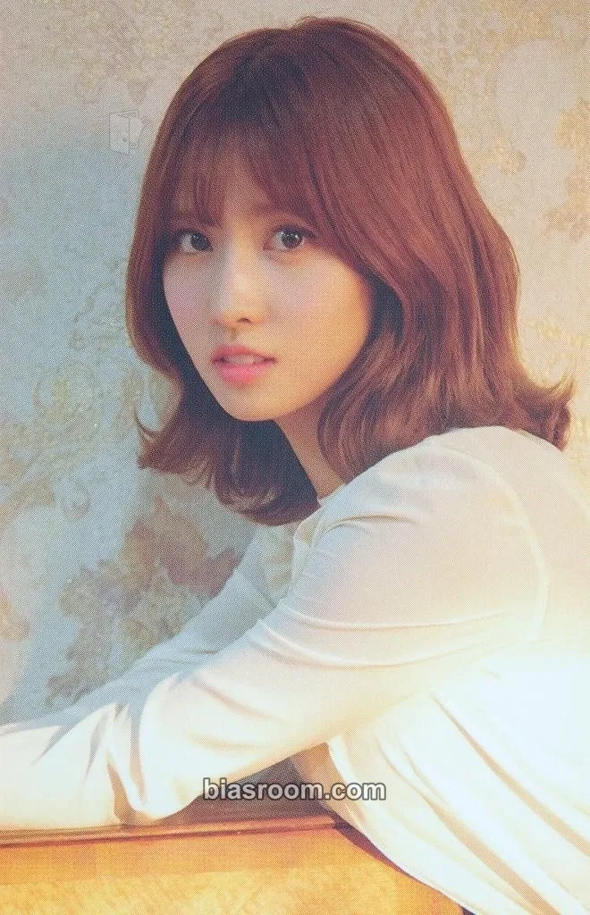 Momo 2018 Season's Greetings: FIRST LOVE Photocard - TWICE - TWICE K-pop photocard