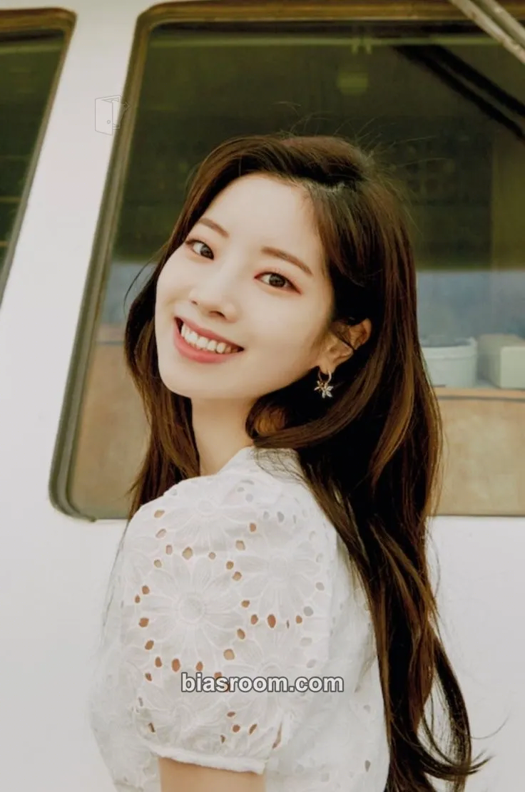 Dahyun 2021 Season's Greetings: THE MOMENT FOREVER Photocard - TWICE - TWICE K-pop photocard