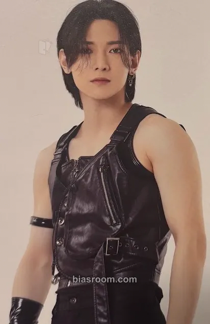 Yeosang The Fellowship : Break The Wall World Tour 2022 - 2023 Photocard - ATEEZ - ATEEZ K-pop photocard