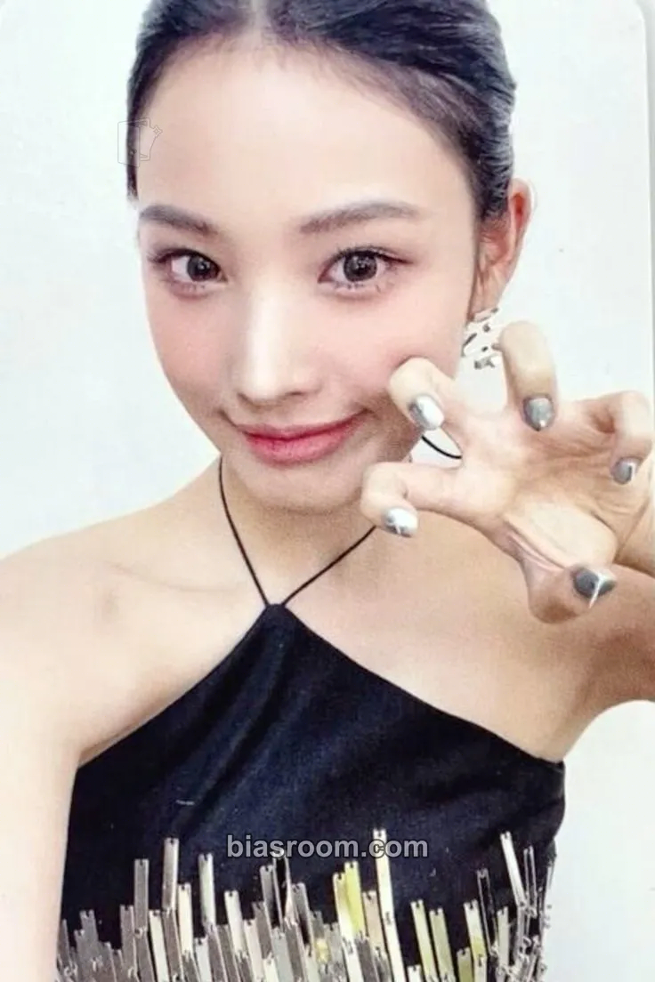 Jini An Iron Hand In A Velvet Glove Photocard - Jini K-pop photocard