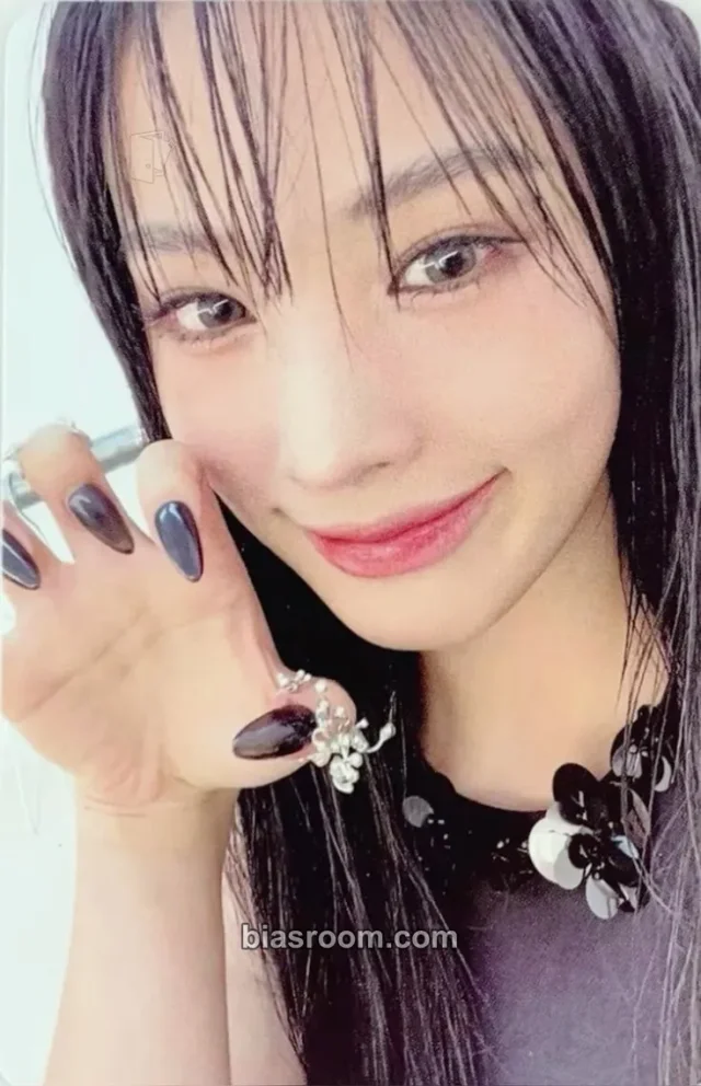 Jini - Jini - An Iron Hand In A Velvet Glove Album album photocard iron hand version