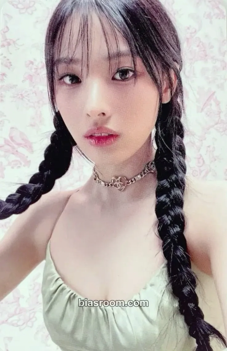 Jini An Iron Hand In A Velvet Glove Photocard - Jini K-pop photocard