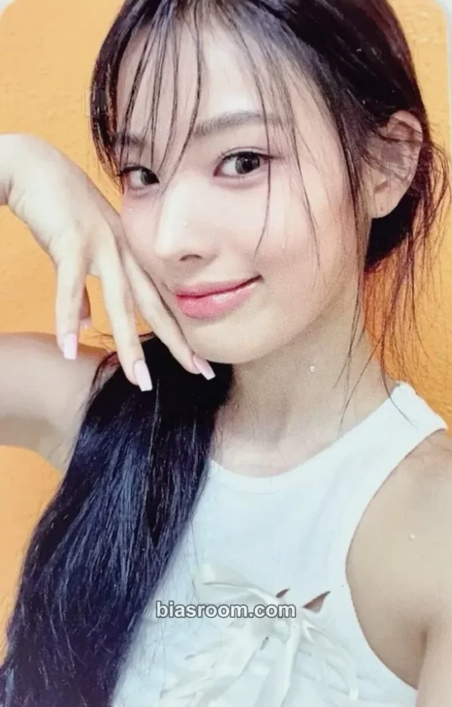 Jini - Jini - An Iron Hand In A Velvet Glove Album album photocard velvet glove version