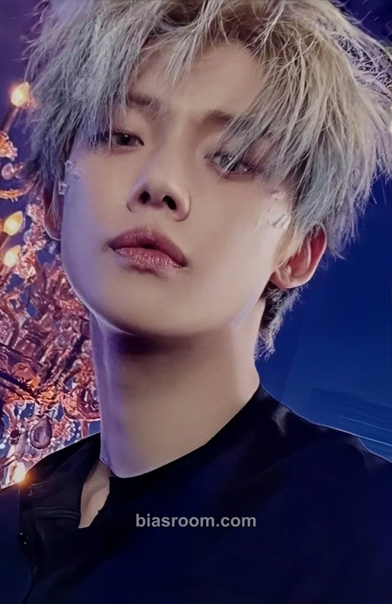 Yeonjun Starkissed Photocard - TOMORROW X TOGETHER - TOMORROW X TOGETHER K-pop photocard