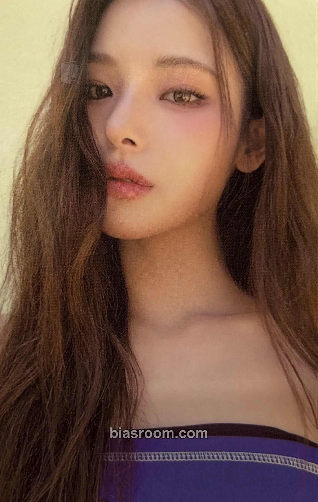 Mai Not Just Pretty Photocard - izna - izna K-pop photocard