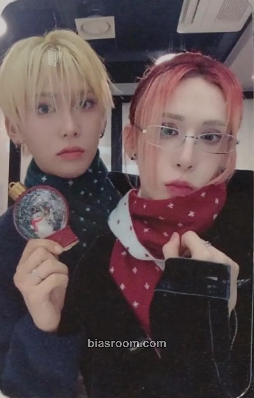 UXLXVE Photocard - XLOV - XLOV K-pop photocard