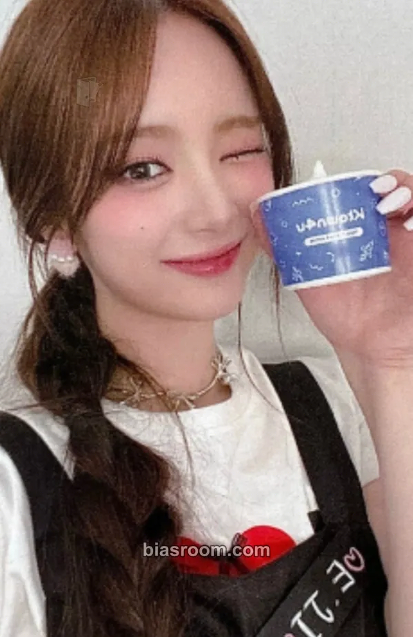 E.JI Feelin' Hot Photocard - ICHILLIN’ - ICHILLIN’ K-pop photocard