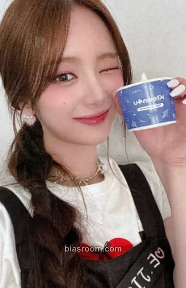 ICHILLIN’ - E.JI - Feelin' Hot Album ktown4u video call (fancall)