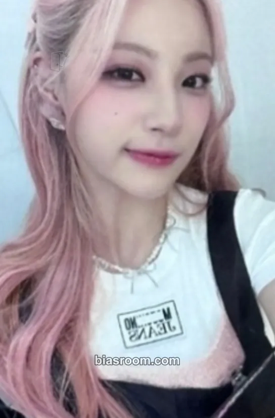 Yeju Feelin' Hot Photocard - ICHILLIN’ - ICHILLIN’ K-pop photocard