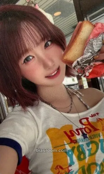 Hitomi iLY Photocard - SAY MY NAME - SAY MY NAME K-pop photocard