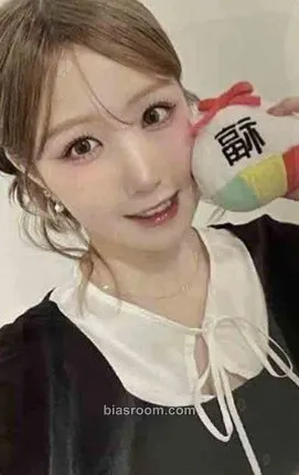 Hitomi &our vibe Photocard - SAY MY NAME - SAY MY NAME K-pop photocard