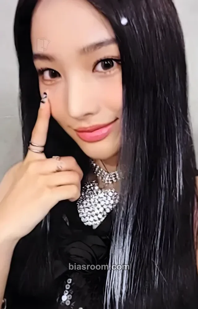 Jini - Jini - An Iron Hand In A Velvet Glove Album album photocard plve version iron hand version