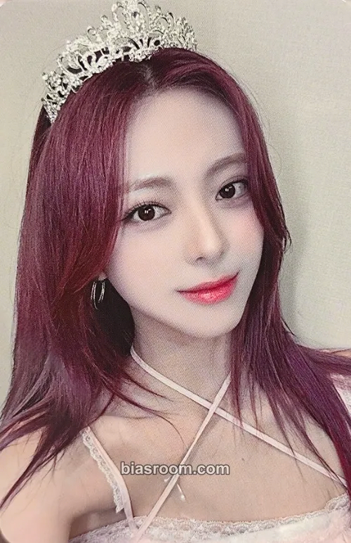 Yuna Girls Will Be Girls Photocard - ITZY - ITZY K-pop photocard