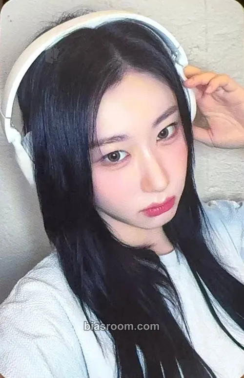 Chaeryeong Girls Will Be Girls Photocard - ITZY - ITZY K-pop photocard