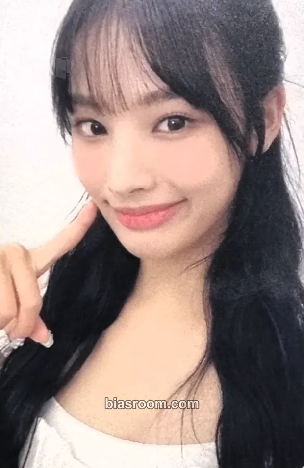 Jini An Iron Hand In A Velvet Glove Photocard - Jini K-pop photocard